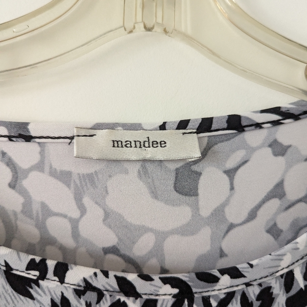 Mandee Abstract Monochrome Print Top with Waist Cinch - Size L Leopard Zebra - Picture 5 of 9